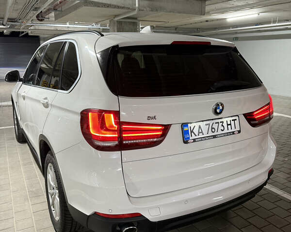 Белый БМВ Х5, объемом двигателя 2 л и пробегом 212 тыс. км за 27000 $, фото 4 на Automoto.ua