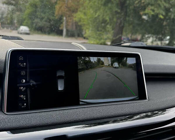 Белый БМВ Х5, объемом двигателя 2.98 л и пробегом 142 тыс. км за 25000 $, фото 11 на Automoto.ua