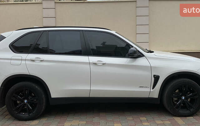 Белый БМВ Х5, объемом двигателя 2 л и пробегом 130 тыс. км за 24800 $, фото 11 на Automoto.ua
