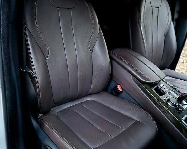 Белый БМВ Х5, объемом двигателя 3 л и пробегом 205 тыс. км за 25000 $, фото 43 на Automoto.ua