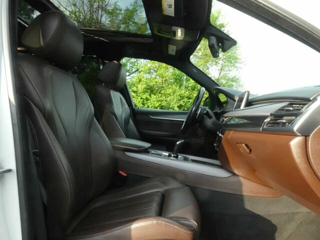 Белый БМВ Х5, объемом двигателя 3 л и пробегом 68 тыс. км за 17800 $, фото 8 на Automoto.ua