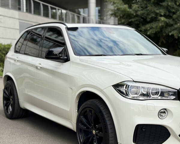 Белый БМВ Х5, объемом двигателя 2.98 л и пробегом 84 тыс. км за 31000 $, фото 8 на Automoto.ua