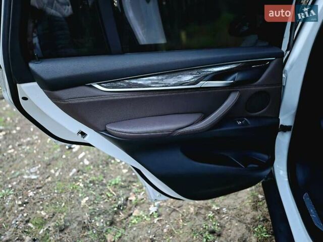 Белый БМВ Х5, объемом двигателя 3 л и пробегом 205 тыс. км за 25000 $, фото 50 на Automoto.ua