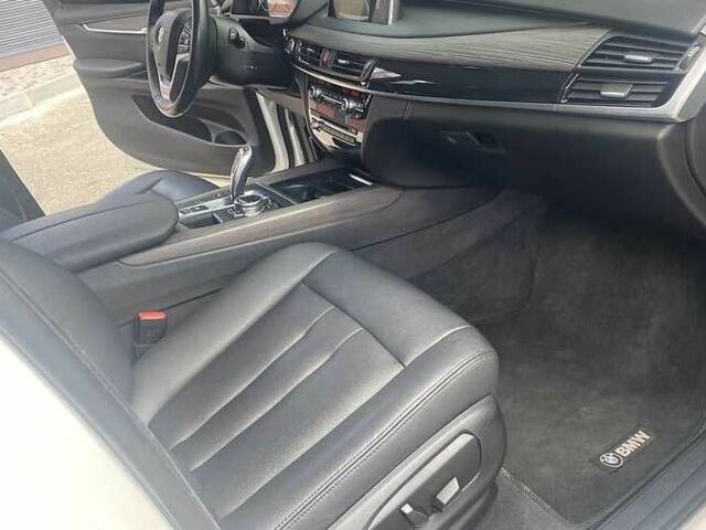 Белый БМВ Х5, объемом двигателя 2 л и пробегом 65 тыс. км за 21000 $, фото 9 на Automoto.ua