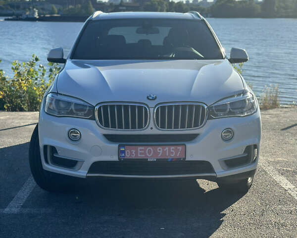 Белый БМВ Х5, объемом двигателя 2.99 л и пробегом 150 тыс. км за 39999 $, фото 1 на Automoto.ua