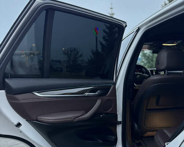 Білий БМВ Х5, об'ємом двигуна 2.99 л та пробігом 218 тис. км за 32900 $, фото 13 на Automoto.ua