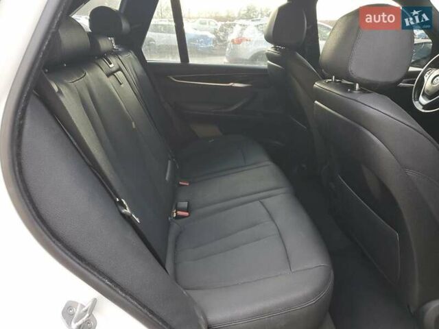 Белый БМВ Х5, объемом двигателя 2 л и пробегом 128 тыс. км за 8500 $, фото 10 на Automoto.ua