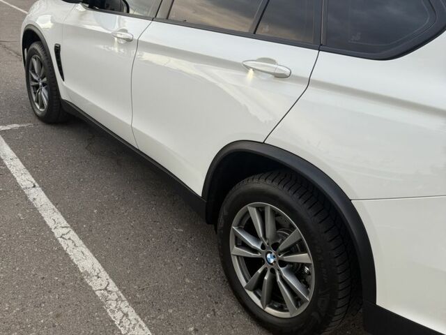 БМВ Х5 2017 в Николаеве на Automoto.ua Белый БМВ Х5, объемом двигателя 2 л и пробегом 200 тыс. км за 27500 $, фото 6 на Automoto.ua