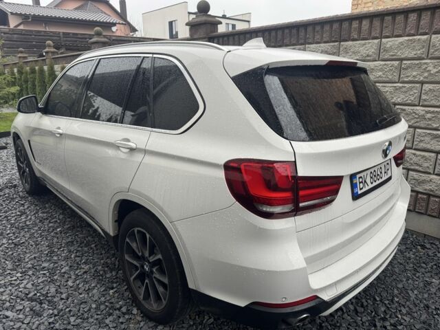 Белый БМВ Х5, объемом двигателя 3 л и пробегом 259 тыс. км за 33000 $, фото 1 на Automoto.ua
