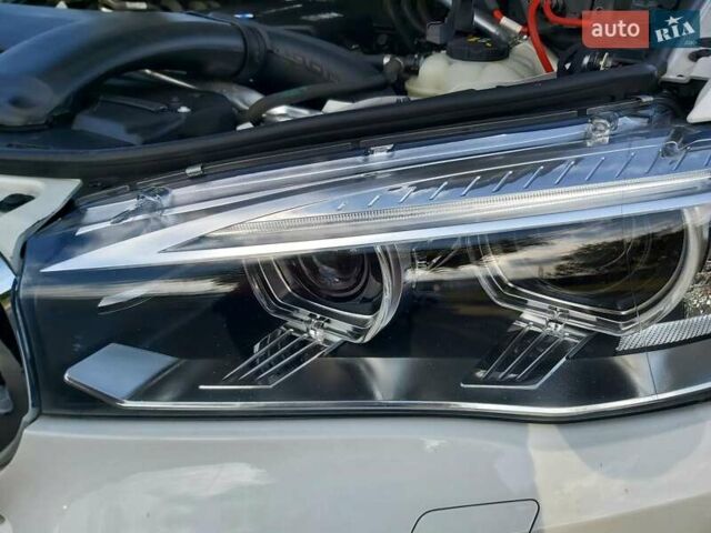 Білий БМВ Х5, об'ємом двигуна 2 л та пробігом 138 тис. км за 27500 $, фото 20 на Automoto.ua