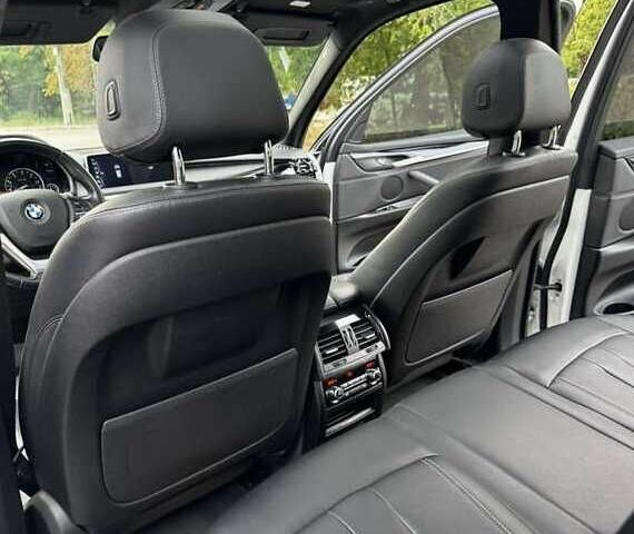 Білий БМВ Х5, об'ємом двигуна 3 л та пробігом 142 тис. км за 23000 $, фото 15 на Automoto.ua