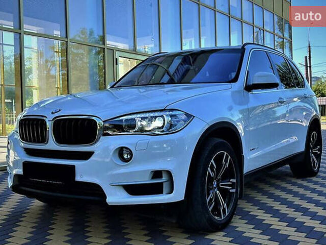 Белый БМВ Х5, объемом двигателя 2 л и пробегом 120 тыс. км за 24999 $, фото 1 на Automoto.ua