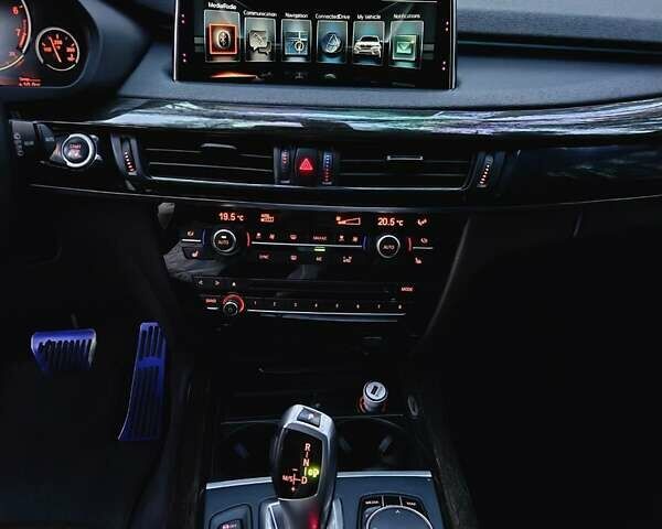 Белый БМВ Х5, объемом двигателя 3 л и пробегом 205 тыс. км за 25000 $, фото 24 на Automoto.ua