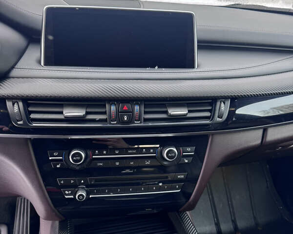 Белый БМВ Х5, объемом двигателя 2.99 л и пробегом 129 тыс. км за 37000 $, фото 19 на Automoto.ua