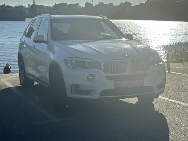Белый БМВ Х5, объемом двигателя 3 л и пробегом 150 тыс. км за 39999 $, фото 2 на Automoto.ua