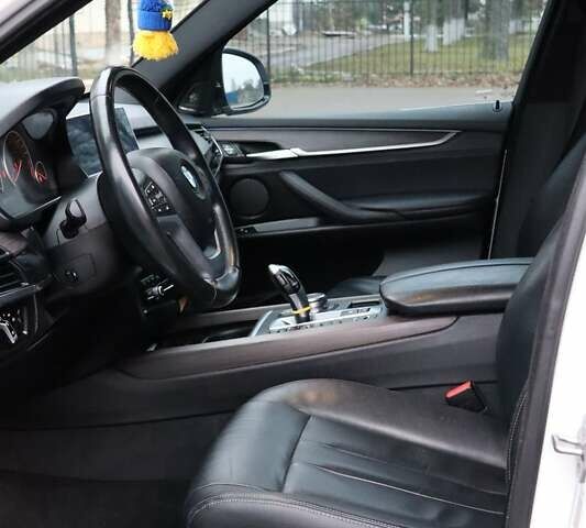 Белый БМВ Х5, объемом двигателя 2 л и пробегом 217 тыс. км за 27500 $, фото 10 на Automoto.ua