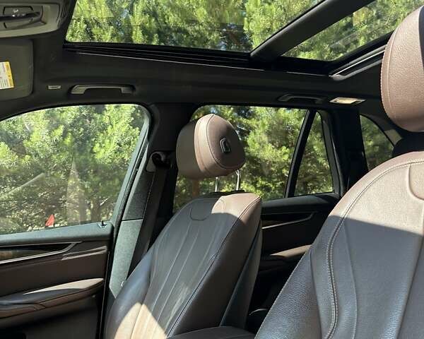 Білий БМВ Х5, об'ємом двигуна 2.98 л та пробігом 178 тис. км за 27500 $, фото 4 на Automoto.ua