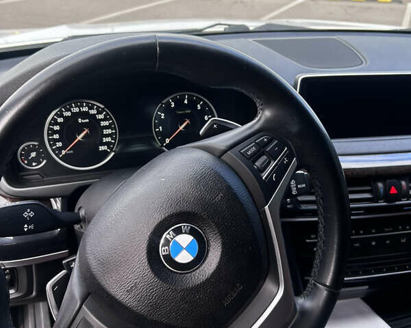 Белый БМВ Х5, объемом двигателя 2.98 л и пробегом 130 тыс. км за 28000 $, фото 40 на Automoto.ua