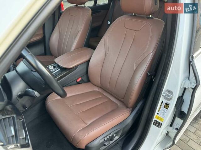 Білий БМВ Х5, об'ємом двигуна 3 л та пробігом 106 тис. км за 28999 $, фото 41 на Automoto.ua