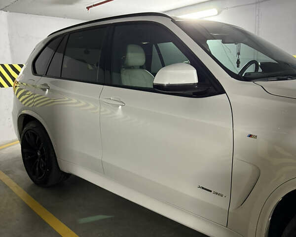 Белый БМВ Х5, объемом двигателя 2.98 л и пробегом 155 тыс. км за 32500 $, фото 2 на Automoto.ua