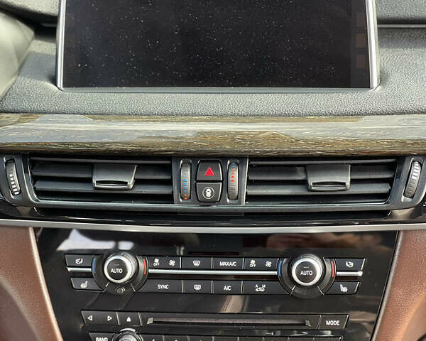 Белый БМВ Х5, объемом двигателя 2.99 л и пробегом 292 тыс. км за 26999 $, фото 32 на Automoto.ua