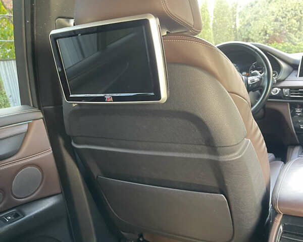 БМВ Х5 2017 в Новоселица на Automoto.ua Белый БМВ Х5, объемом двигателя 3 л и пробегом 175 тыс. км за 46500 $, фото 9 на Automoto.ua