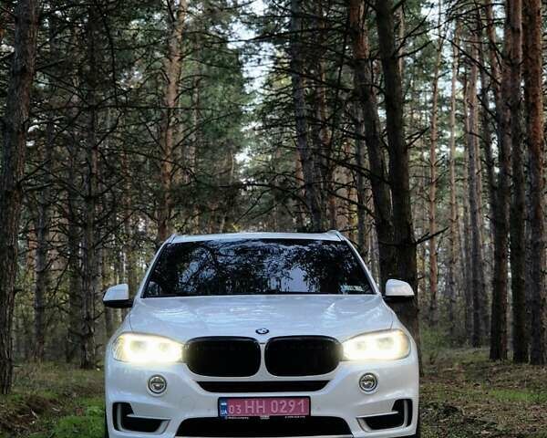 Белый БМВ Х5, объемом двигателя 3 л и пробегом 205 тыс. км за 25000 $, фото 1 на Automoto.ua