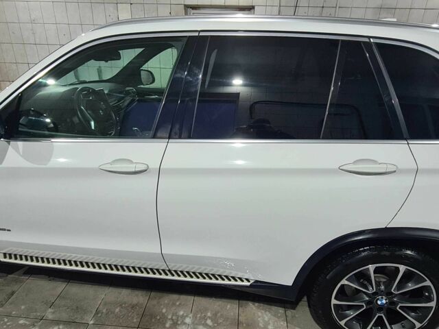 Білий БМВ Х5, об'ємом двигуна 2 л та пробігом 158 тис. км за 35500 $, фото 8 на Automoto.ua