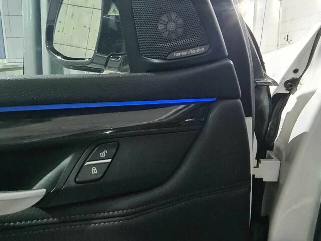 Білий БМВ Х5, об'ємом двигуна 2 л та пробігом 158 тис. км за 35500 $, фото 10 на Automoto.ua