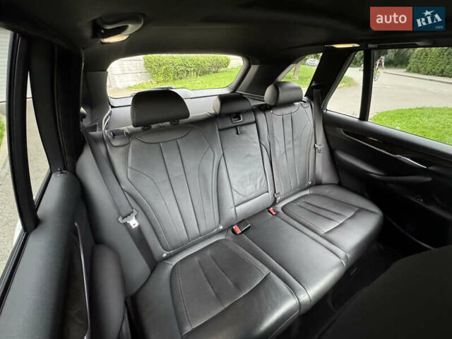 Белый БМВ Х5, объемом двигателя 2.98 л и пробегом 84 тыс. км за 31000 $, фото 12 на Automoto.ua