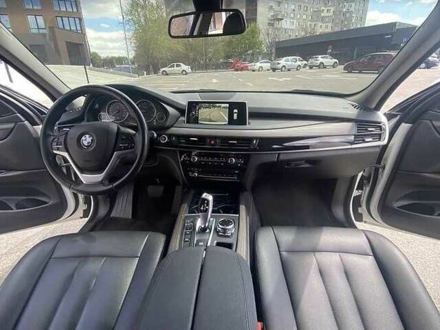 Белый БМВ Х5, объемом двигателя 2 л и пробегом 65 тыс. км за 21000 $, фото 6 на Automoto.ua