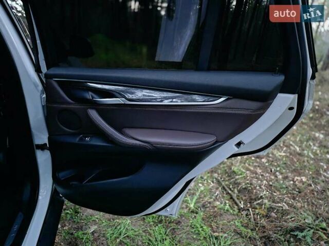 Белый БМВ Х5, объемом двигателя 3 л и пробегом 205 тыс. км за 25000 $, фото 40 на Automoto.ua