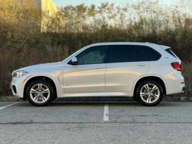 Белый БМВ Х5, объемом двигателя 2 л и пробегом 55 тыс. км за 8400 $, фото 4 на Automoto.ua