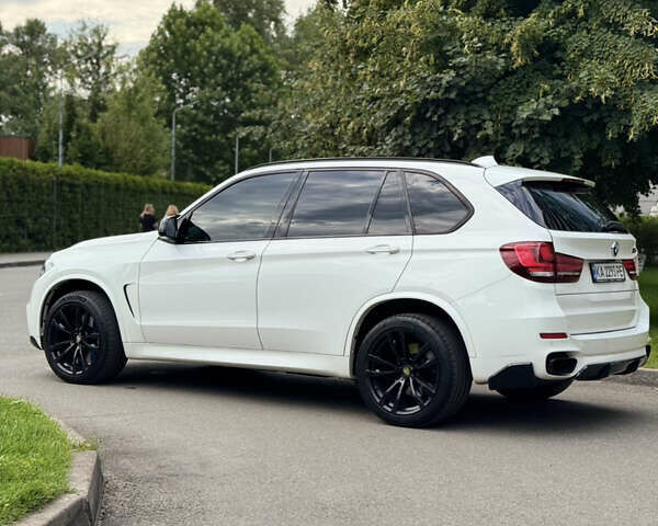 Белый БМВ Х5, объемом двигателя 2.98 л и пробегом 84 тыс. км за 31000 $, фото 2 на Automoto.ua