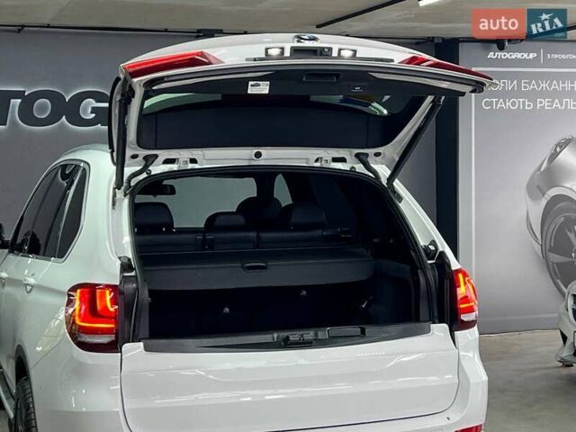 Белый БМВ Х5, объемом двигателя 2.98 л и пробегом 57 тыс. км за 34800 $, фото 5 на Automoto.ua