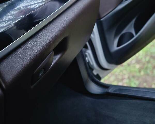 Белый БМВ Х5, объемом двигателя 3 л и пробегом 205 тыс. км за 25000 $, фото 32 на Automoto.ua