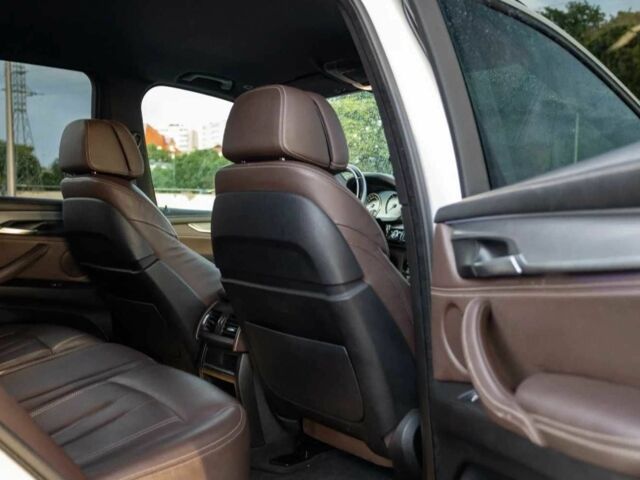 Белый БМВ Х5, объемом двигателя 2 л и пробегом 65 тыс. км за 16500 $, фото 6 на Automoto.ua