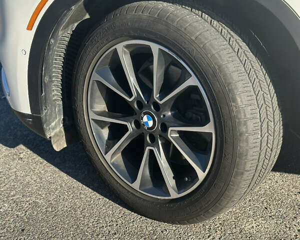 Белый БМВ Х5, объемом двигателя 2.99 л и пробегом 150 тыс. км за 39999 $, фото 9 на Automoto.ua