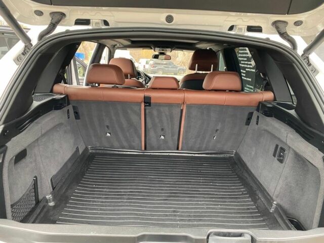 Белый БМВ Х5, объемом двигателя 3 л и пробегом 249 тыс. км за 35000 $, фото 5 на Automoto.ua