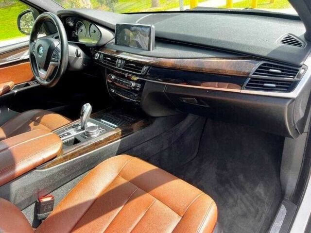 Белый БМВ Х5, объемом двигателя 3 л и пробегом 46 тыс. км за 9000 $, фото 15 на Automoto.ua
