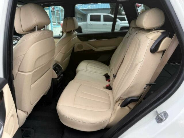 Белый БМВ Х5, объемом двигателя 3 л и пробегом 69 тыс. км за 15900 $, фото 10 на Automoto.ua