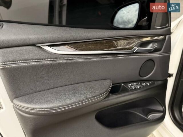 Белый БМВ Х5, объемом двигателя 2.98 л и пробегом 154 тыс. км за 34500 $, фото 26 на Automoto.ua