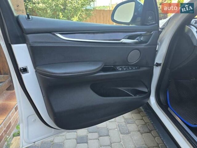 Белый БМВ Х5, объемом двигателя 2.99 л и пробегом 278 тыс. км за 27867 $, фото 6 на Automoto.ua