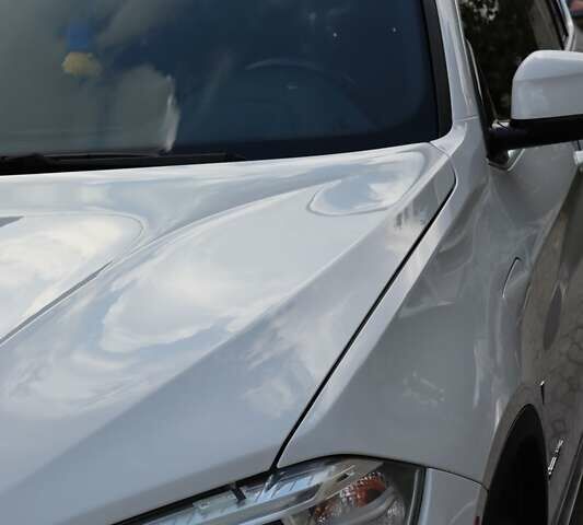 Белый БМВ Х5, объемом двигателя 2 л и пробегом 217 тыс. км за 27500 $, фото 8 на Automoto.ua