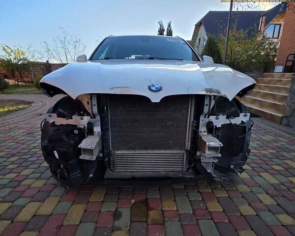 Белый БМВ Х5, объемом двигателя 3 л и пробегом 108 тыс. км за 32000 $, фото 1 на Automoto.ua