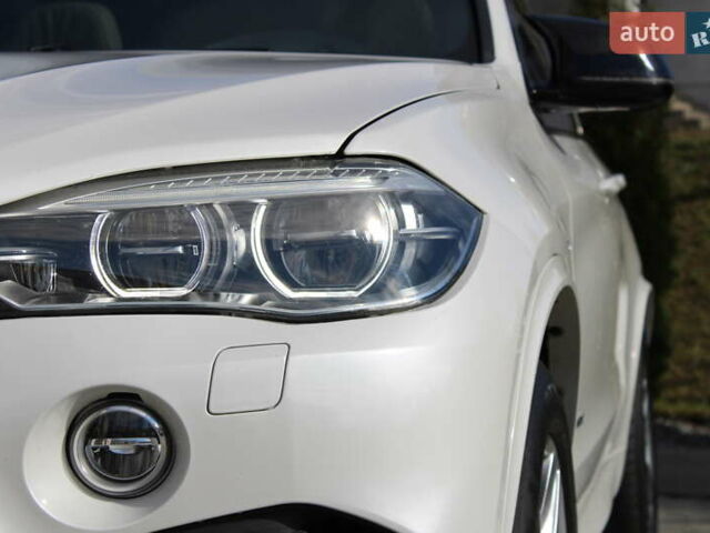 Белый БМВ Х5, объемом двигателя 3 л и пробегом 200 тыс. км за 36900 $, фото 5 на Automoto.ua