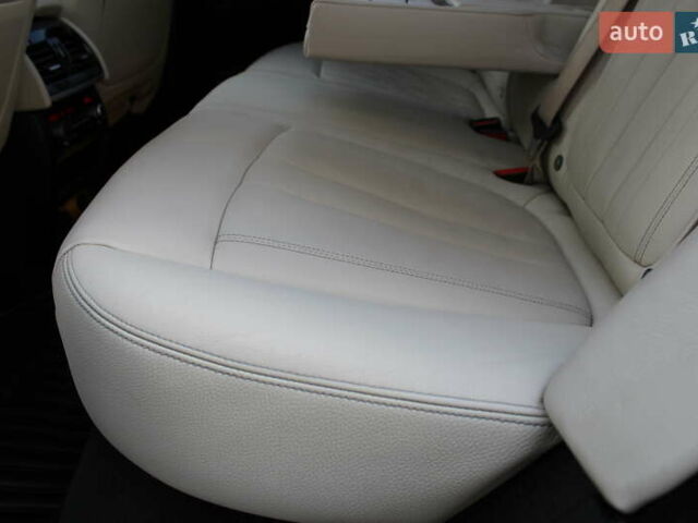 Белый БМВ Х5, объемом двигателя 3 л и пробегом 200 тыс. км за 36900 $, фото 27 на Automoto.ua