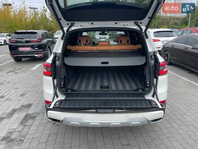 Белый БМВ Х5, объемом двигателя 3 л и пробегом 211 тыс. км за 38900 $, фото 40 на Automoto.ua