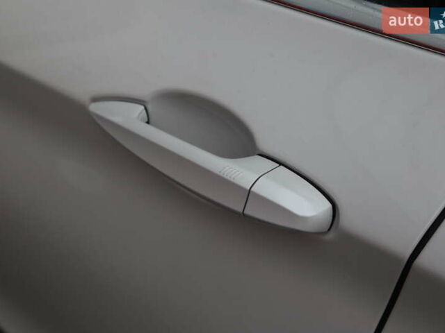 Белый БМВ Х5, объемом двигателя 2 л и пробегом 180 тыс. км за 31500 $, фото 24 на Automoto.ua