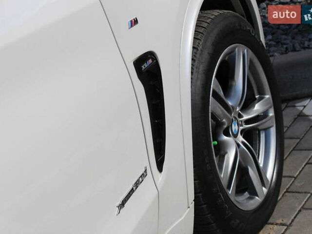 Белый БМВ Х5, объемом двигателя 3 л и пробегом 200 тыс. км за 36900 $, фото 13 на Automoto.ua